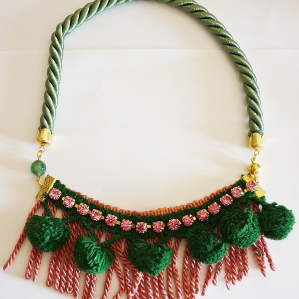 Pon pon necklace - fashion - 2