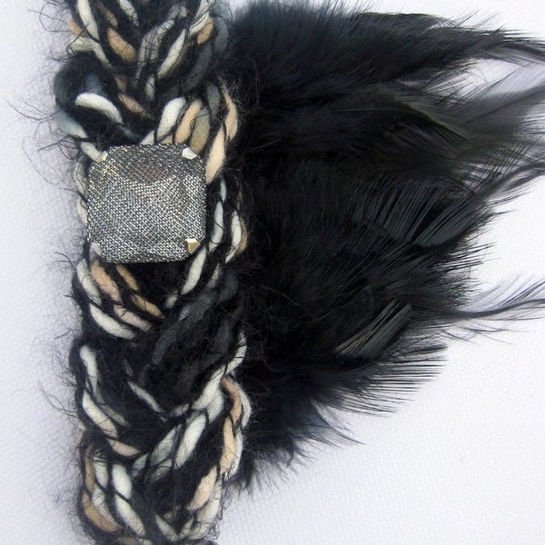 the Crow ( bracelet) - μαλλί, στρας, handmade, fashion, πέτρα, φτερό, φτερό, ακρυλικό, χειροποίητα, rock - 2