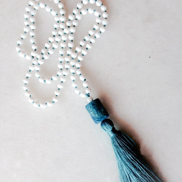 Turquoise tassel necklace with white onyx & blue agate - μετάξι, αχάτης, handmade, κερωμένα κορδόνια, μοναδικό, μακρύ, όνυχας, χειροποίητα, boho, ethnic