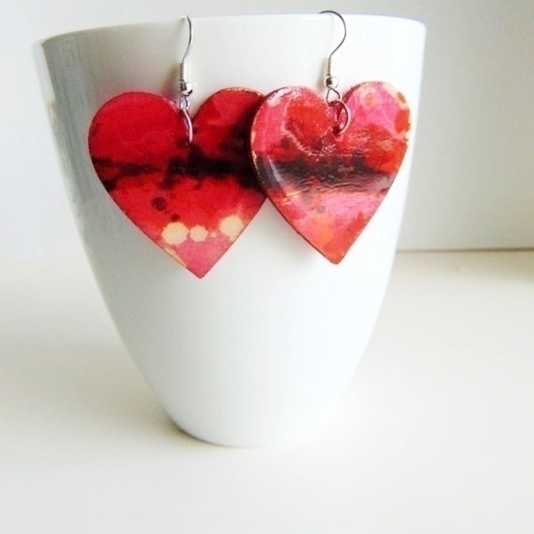 Σκουλαρίκια ξύλινα ''Κόκκινες καρδιές'' - handmade, ξύλο, γυαλί, γυναικεία, καρδιά, κορίτσι, σκουλαρίκια, χειροποίητα, romantic, σε αγαπώ, ερωτευμένοι - 2
