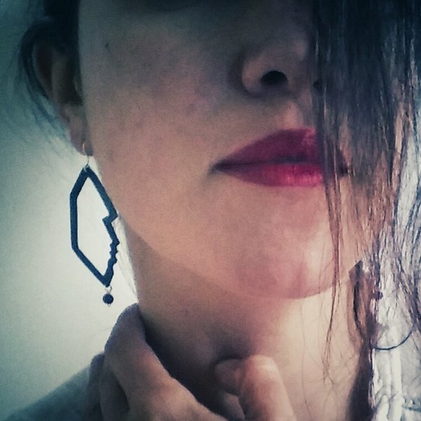 Kiss earrings, σκουλαρικια που φιλιούνται, μπρούτζος και μώβ χάντρα - 2
