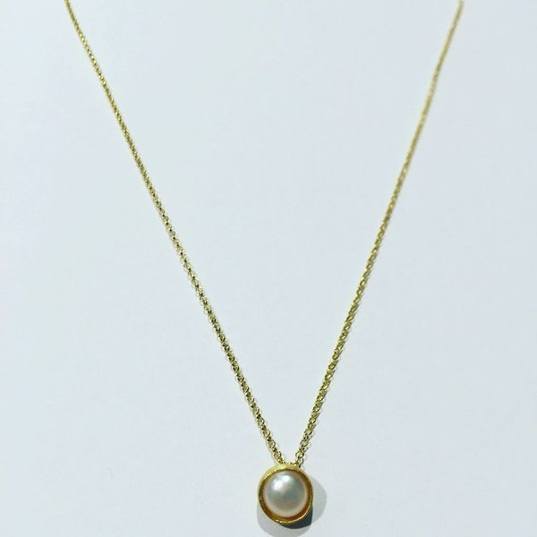 Sea pearl necklace