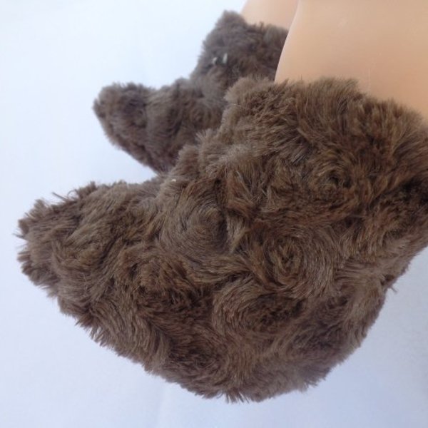 Γούνινα χειροποίητα μποτάκια αγκαλίας/ Fake fur crib booties - μαλλί, handmade, χειροποίητα, βρεφικά - 2