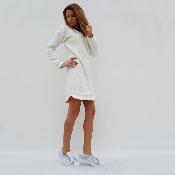 "Tinky" Λευκό φόρεμα με ανάγλυφα σχέδια - 2