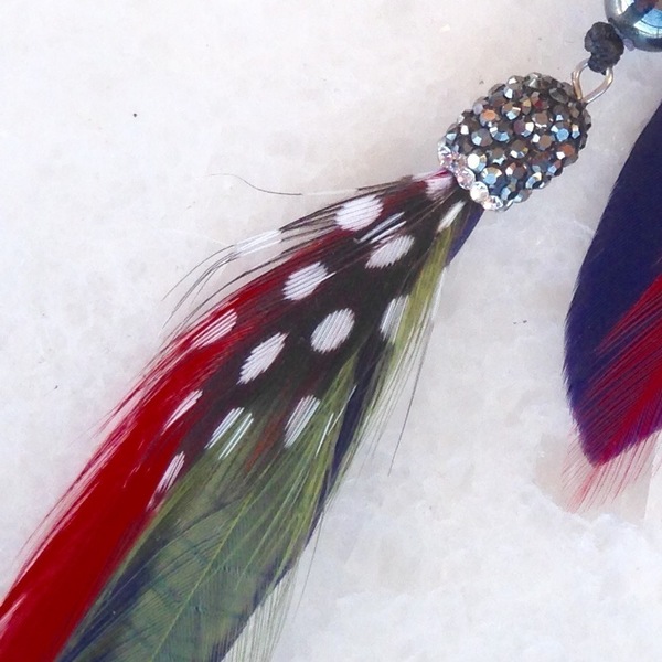 Feather necklace with semi-precious stones - ημιπολύτιμες πέτρες, chic, handmade, πολύχρωμο, fashion, κοράλλι, κερωμένα κορδόνια, ιδιαίτερο, μοναδικό, μοντέρνο, φτερό, αιματίτης, χειροποίητα, boho - 2