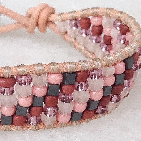 Pink variation leather wrap bracelet - δέρμα, chic, handmade, καλοκαιρινό, μοναδικό, μοντέρνο, ανοιξιάτικο, αιματίτης, χειροποίητα, χάντρες, boho