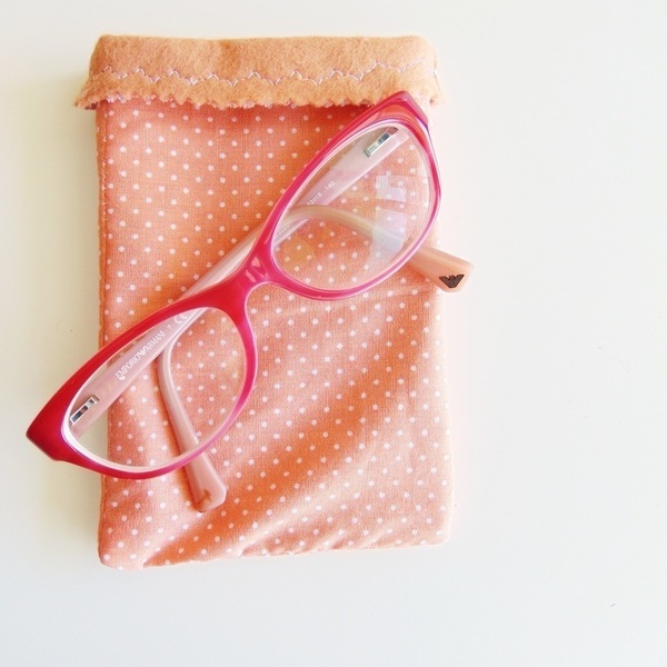 Θήκη για γυαλιά ''Salmon dots'' - ύφασμα, ύφασμα, handmade, κορίτσι, πουά, φελτ, χειροποίητα, θήκες - 2