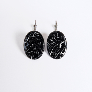 Black marble earrings - πηλός