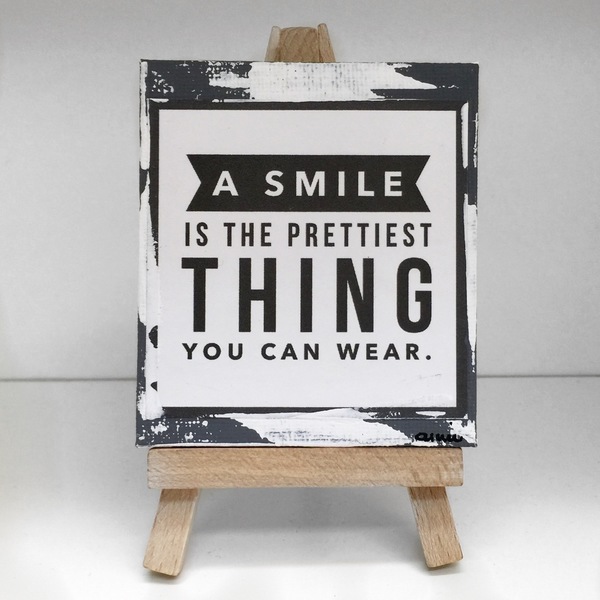 A smile is the prettiest thing you can wear - διακοσμητικό, πίνακες & κάδρα, καμβάς, χαρτί, δώρο, σπίτι, ακρυλικό, χειροποίητα