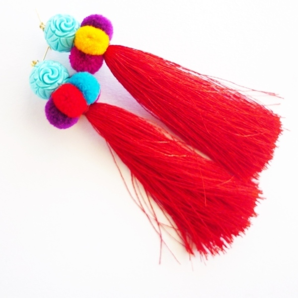 Red tassel pompon earrings - πολύχρωμο, καλοκαιρινό, κοράλλι, μοναδικό, επιχρυσωμένα, pom pom, boho, ethnic