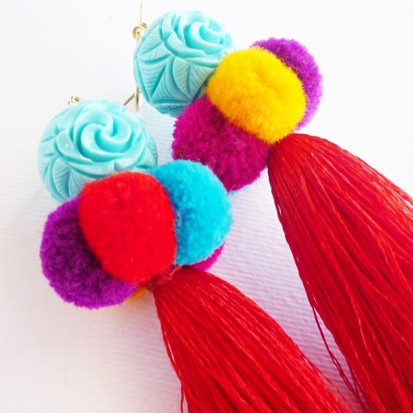 Red tassel pompon earrings - πολύχρωμο, καλοκαιρινό, κοράλλι, μοναδικό, επιχρυσωμένα, pom pom, boho, ethnic - 2