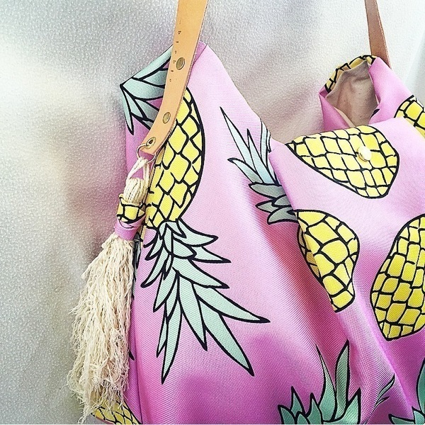 the ultimate summerish _blobag, stylish τσάντα θαλάσσης με χρωματιστό ύφασμα "ανανάς" - δέρμα, ύφασμα, καλοκαιρινό, γυναικεία, χιαστί, τσάντα, χειροποίητα, παραλία, θάλασσα, απαραίτητα καλοκαιρινά αξεσουάρ, must, θαλάσσης - 2