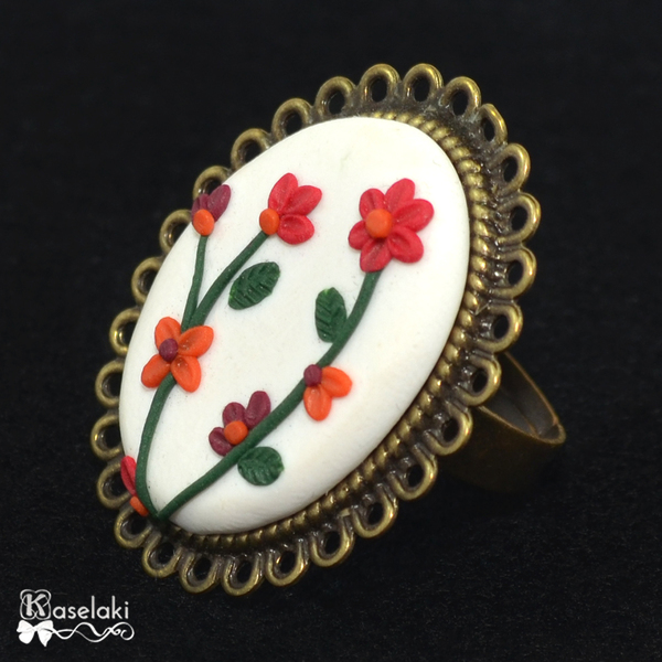 White 'n' red flowers oval ring - πολύχρωμο, καλοκαιρινό, vintage, καλοκαίρι, λουλούδια, αγάπη, πηλός, μέταλλο - 2