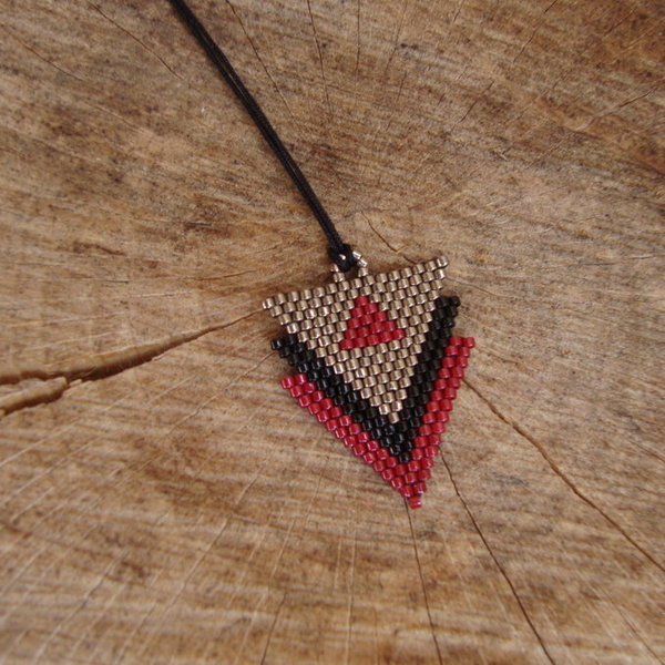 Handmade Intriangle pendant, γεωμετρικό χειροποίητο κολιέ με τρίγωνα ραμμένο στο χέρι - chic, handmade, μοναδικό, μοντέρνο, κολιέ, κορδόνια, γεωμετρικά σχέδια, χειροποίητα, χάντρες, miyuki delica, boho - 3
