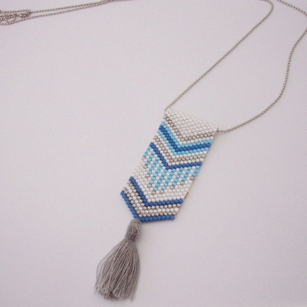 Handmade Blue grey chevron pendant, χειροποίητο κολιέ ραμμένο με χάντρες - αλυσίδες, chic, handmade, μοναδικό, μοντέρνο, δώρο, μακραμέ, βραχιόλι, βραχιόλια, κορδόνια, χειροποίητα, χάντρες, miyuki delica, boho