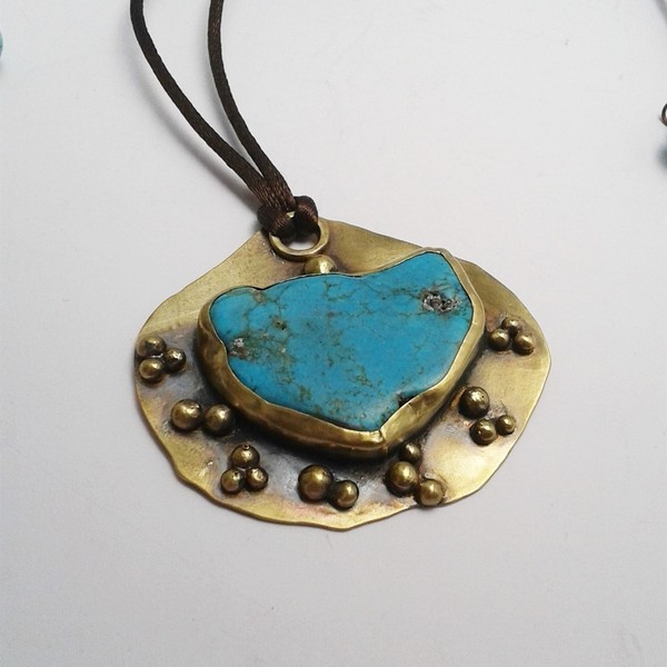 Turquoise heart necklace, χειροποίητο μακρύ κολιέ από οξειδωμένο ορείχαλκο με τυρκουάζ ημιπολύτιμη πέτρα - statement, ημιπολύτιμες πέτρες, ημιπολύτιμες πέτρες, chic, handmade, fashion, σατέν, πέτρα, ορείχαλκος, κολιέ, κορδόνια, χειροποίητα, πέτρες