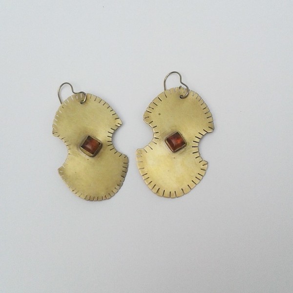 Amber earrings no2, χειροποίητα κρεμαστά σκουλαρίκια από ορείχαλκο με κεχριμπάρι - chic, handmade, ορείχαλκος, σκουλαρίκια, χειροποίητα, κρεμαστά
