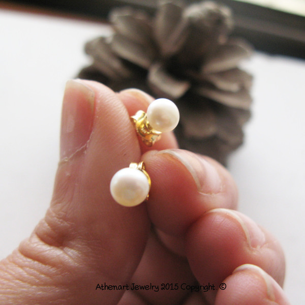 Σκουλαρίκια με μαργαριτάρι /Gold pearl stud earrings - ασήμι, chic, handmade, fashion, design, μαργαριτάρι, γυναικεία, επιχρυσωμένα, ασήμι 925, σκουλαρίκια, χειροποίητα - 3