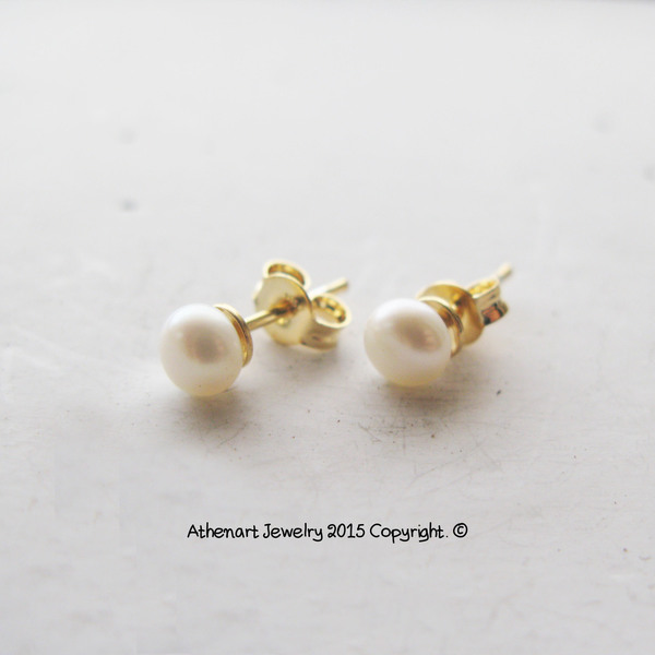 Σκουλαρίκια με μαργαριτάρι /Gold pearl stud earrings - ασήμι, chic, handmade, fashion, design, μαργαριτάρι, γυναικεία, επιχρυσωμένα, ασήμι 925, σκουλαρίκια, χειροποίητα - 5