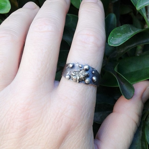 Dramatic ring - Χειροποίητο ασημένιο (.925) δαχτυλίδι με ακατέργαστο πυρίτη - ημιπολύτιμες πέτρες, chic, handmade, ασήμι 925, χειροποίητα, rock - 3