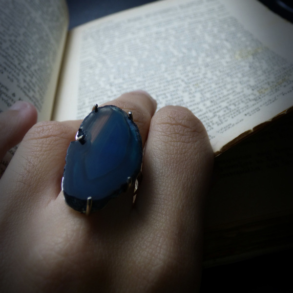 "Blue light lace ring" - Moναδικό δαχτυλίδι με έναν υπέροχο Γαλάζιο Δαντελωτό Αχάτη! - ημιπολύτιμες πέτρες, ημιπολύτιμες πέτρες, αχάτης, handmade, βραδυνά, fashion, vintage, design, ιδιαίτερο, μοναδικό, μοντέρνο, γυναικεία, καλοκαίρι, sexy, ανοιξιάτικο, αλπακάς, χειμωνιάτικο, donkey, δαχτυλίδι, χειροποίητα, απαραίτητα καλοκαιρινά αξεσουάρ, must αξεσουάρ, κλασσικά, γυναίκα, boho, ethnic - 4