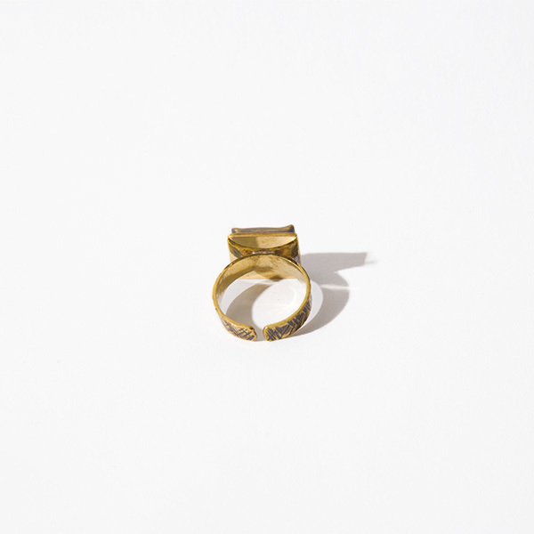 Τετράγωνο δαχτυλίδι με καρνεόλη. - ημιπολύτιμες πέτρες, ορείχαλκος, δαχτυλίδι, χειροποίητα, σφυρήλατο - 3
