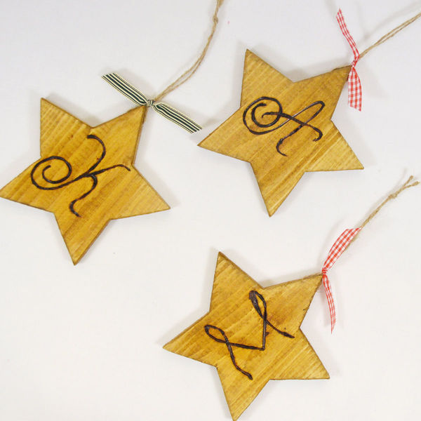 Χριστουγεννιάτικο στολίδι ξύλινο αστέρι με μονόγραμμα - κορδέλα, ξύλο, αστέρι, όνομα - μονόγραμμα, στολίδι, ξύλινο, χριστουγεννιάτικο, κρεμαστά, στολίδια