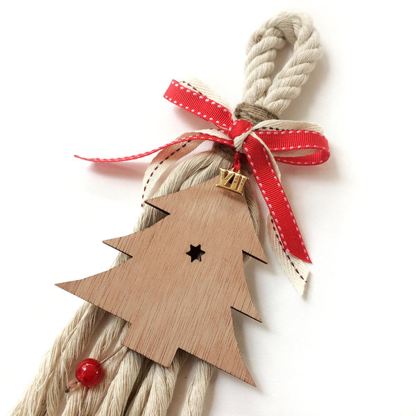 || 17 || Wooden christmas tree - ημιπολύτιμες πέτρες, βαμβάκι, φιόγκος, ξύλο, γούρι, μπρούντζος, κρεμαστά