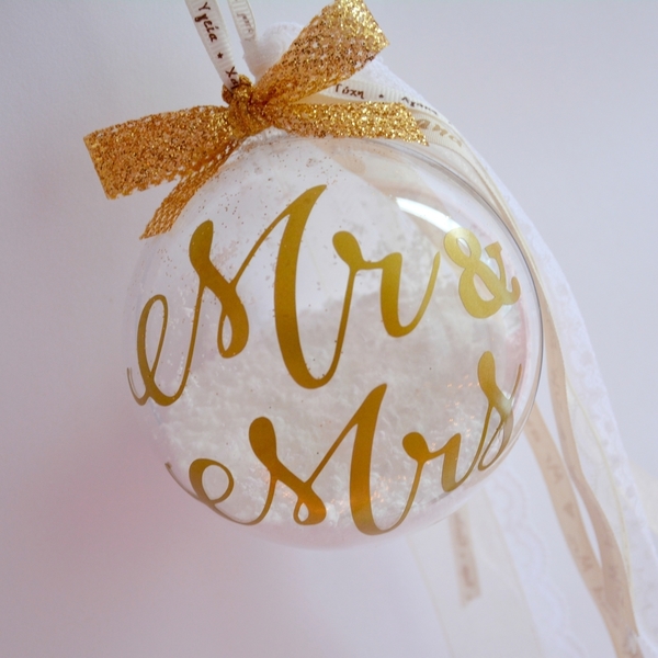 Mr & Mrs - Μπάλα Χριστουγεννιάτικη - αγάπη, mr & mrs, δωράκι, ζευγάρια, στολίδια, μπάλες