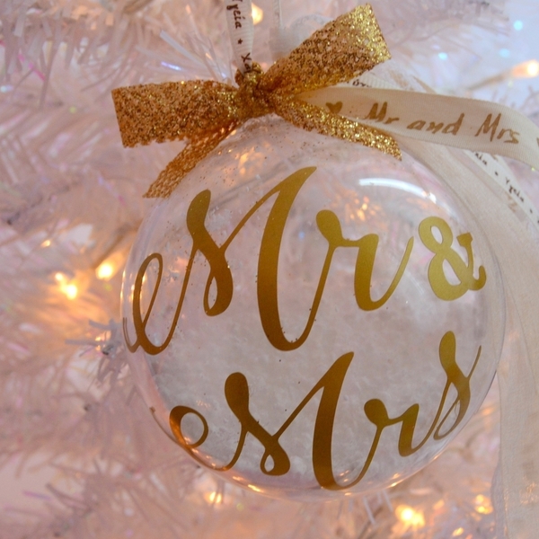 Mr & Mrs - Μπάλα Χριστουγεννιάτικη - αγάπη, mr & mrs, δωράκι, ζευγάρια, στολίδια, μπάλες - 2