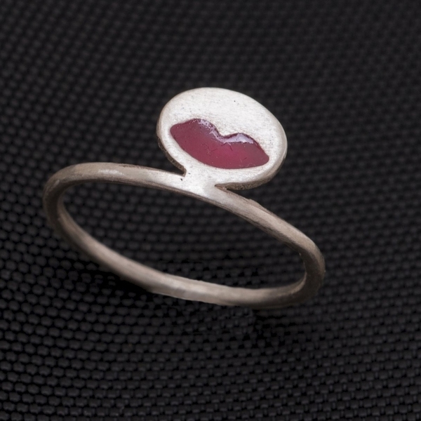 ασημένιο δαχτυλίδι με σμάλτο χειλάκια - γυναικεία, ασήμι 925, σμάλτος, δαχτυλίδι, must αξεσουάρ, ασημένια, βεράκια, γυναίκα, αυξομειούμενα - 3