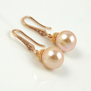 Ροζ επίχρυσα σκουλαρίκια με σομόν shell pearl - βραδυνά, δώρο, σκουλαρίκια, εντυπωσιακά, γάμος