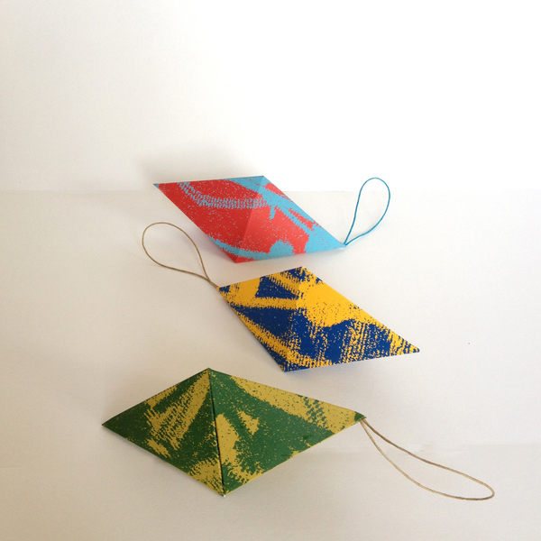 Γεωμετρικό χριστουγεννιάτικο μεταξοτυπημένο στολίδι origami - χαρτί, γεωμετρικά σχέδια, χειροποίητα, κρεμαστά, χριστουγεννιάτικα δώρα, στολίδια - 2