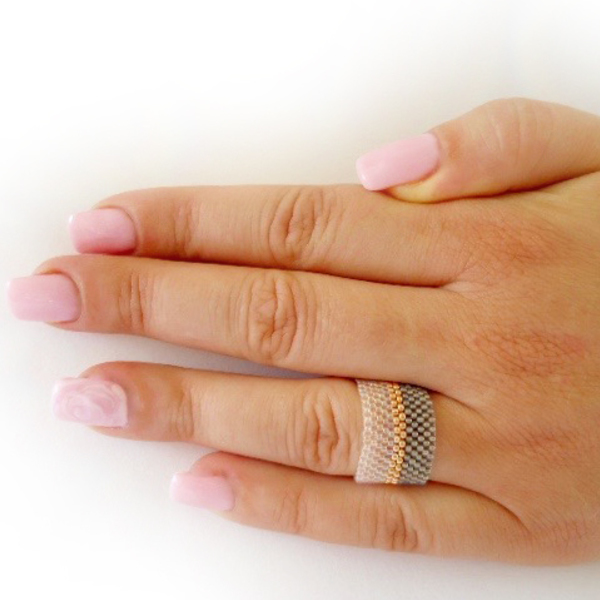 Δαχτυλίδι με χάντρες γκρι με ροζ χρώμα - γυναικεία, κορδόνια, χειροποίητα, χάντρες, χάντρες - 2
