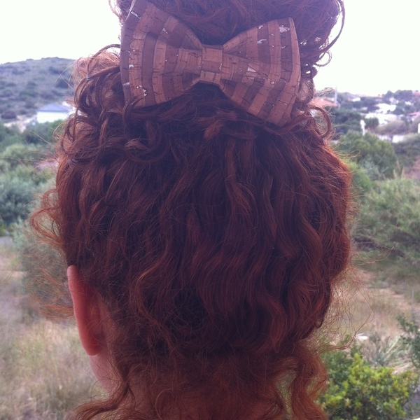 Φιογκάκι για τα Mαλλιά "Striped Cork Bow" - φιόγκος, ιδιαίτερο, μοναδικό, μοντέρνο, γυναικεία, λαστιχάκι, χειροποίητα, μαλλιά, unique, φελλός - 2