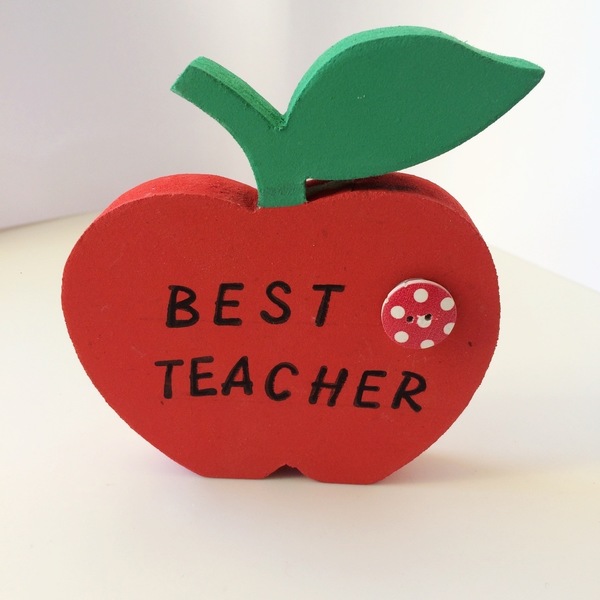 Ξύλινο μηλαράκι για την δασκάλα/δάσκαλο - διακοσμητικό, ξύλο, ζωγραφισμένα στο χέρι, ιδιαίτερο, μοναδικό, δώρο, σχολικό, δωράκι, ξύλινο, διακοσμητικά, δώρα για δασκάλες
