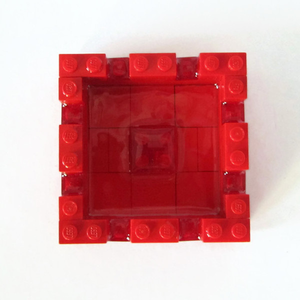 Μικρό Τασάκι κόκκινο από τουβλάκια τετράγωνο - γυαλί, ιδιαίτερο, μοναδικό, γυναικεία, ανδρικά, πλαστικό, decor, δωράκι, είδη διακόσμησης, είδη δώρου, τουβλάκια, δώρα γενεθλίων - 2