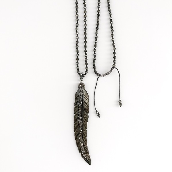 Feather pendant with hematite - handmade, κερωμένα κορδόνια, μοναδικό, κρύσταλλα, μακρύ, αιματίτης, κολιέ, χειροποίητα, must αξεσουάρ, unique