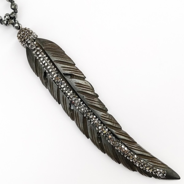 Feather pendant with hematite - handmade, κερωμένα κορδόνια, μοναδικό, κρύσταλλα, μακρύ, αιματίτης, κολιέ, χειροποίητα, must αξεσουάρ, unique - 5
