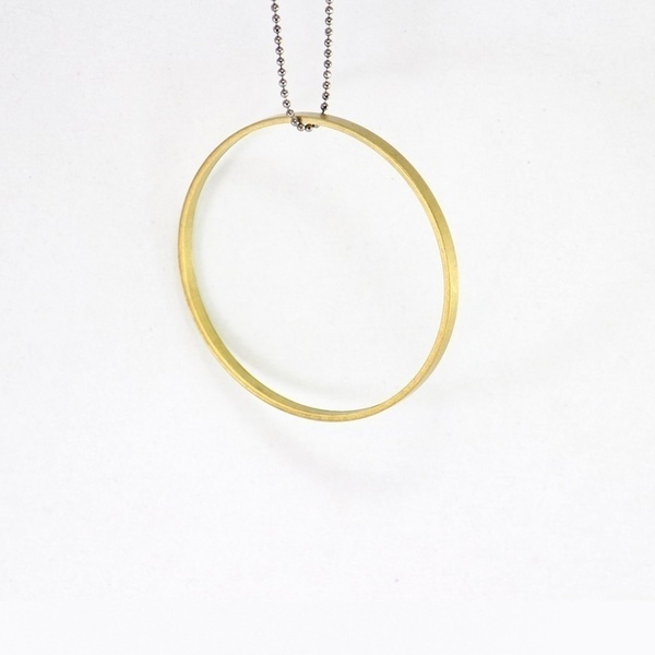 Κολιέ μακρύ με χρυσό μεγάλο κύκλο και αλυσίδα μαύρη καζανάκι - ορείχαλκος, κολιέ, γεωμετρικά σχέδια, minimal, layering