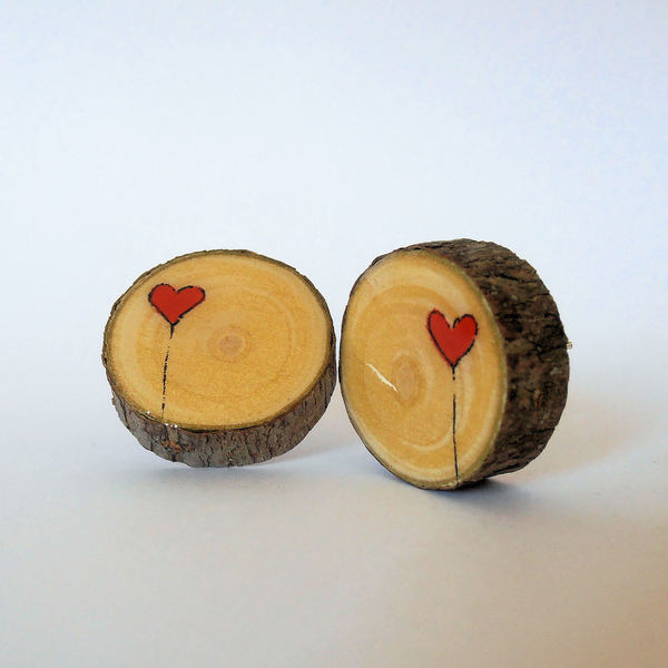 Stud earrings "Love". - ξύλο, γυαλί, ζωγραφισμένα στο χέρι, μοναδικό, καρδιά, δώρο, αγάπη, αγάπη, ακρυλικό, cute, πρωτότυπο, σκουλαρίκια, χειροποίητα, ξύλινο