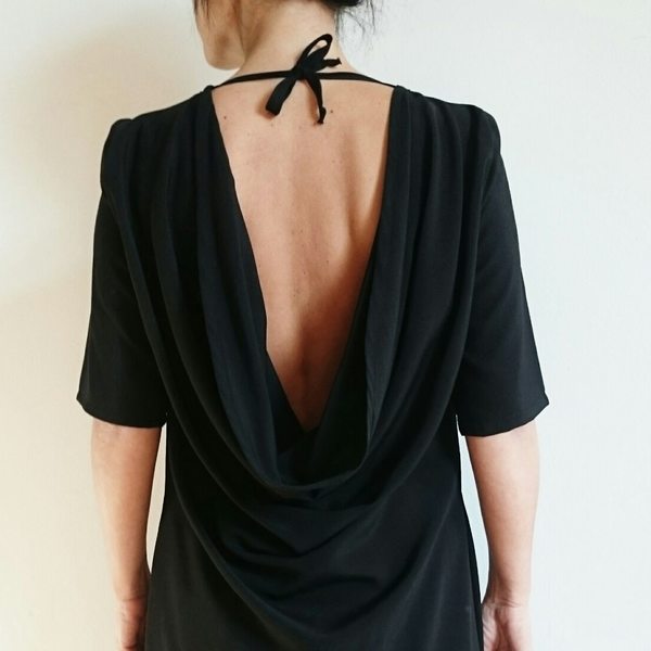 Mαύρο Jijibobo εξώπλατο μακρύ φόρεμα - minimal