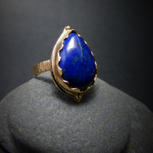 "Μagic lapis drop" - Χειροποίητο δαχτυλίδι, επίχρυσο, με ημιπολύτιμο λίθο Lapis Lazuli σε σχήμα δάκρυ! - ημιπολύτιμες πέτρες, ημιπολύτιμες πέτρες, chic, handmade, βραδυνά, fashion, καλοκαιρινό, vintage, κλασσικό, design, ιδιαίτερο, μοναδικό, μοντέρνο, γυναικεία, καλοκαίρι, επιχρυσωμένα, επιχρυσωμένα, ορείχαλκος, sexy, ανοιξιάτικο, χειμωνιάτικο, donkey, χειροποίητα, romantic, απαραίτητα καλοκαιρινά αξεσουάρ, must αξεσουάρ, κλασσικά, γυναίκα, boho, ethnic - 2