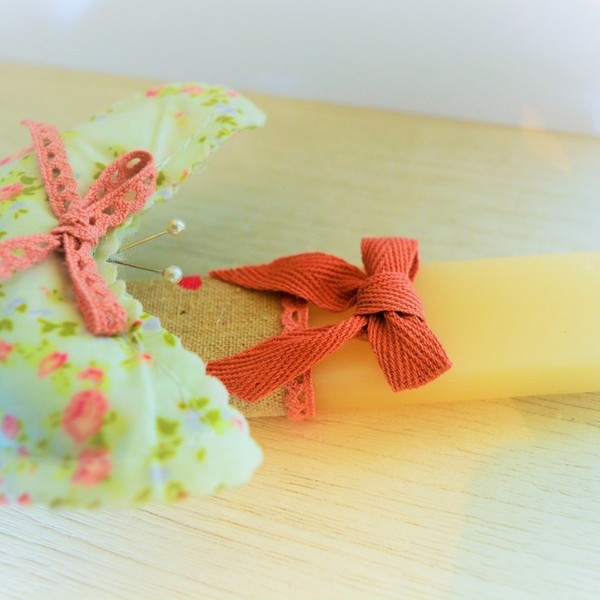 Λαμπάδα "Ρομαντική Πεταλουδίτα" + δώρο ευχητήρια Πασχαλιάτικη κάρτα - ύφασμα, κορίτσι, λαμπάδες, χειροποίητα, πεταλούδα, νονά, κερί - 3