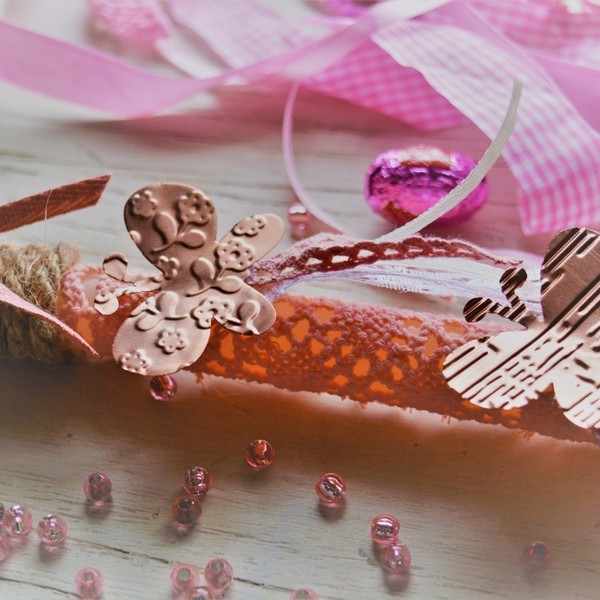 Λαμπάδα "Ροζ πεταλουδάκια" + δώρο ευχητήρια Πασχαλιάτικη κάρτα - δαντέλα, κορίτσι, λαμπάδες, μέταλλο, χειροποίητα, πεταλούδα, νονά, κερί - 2