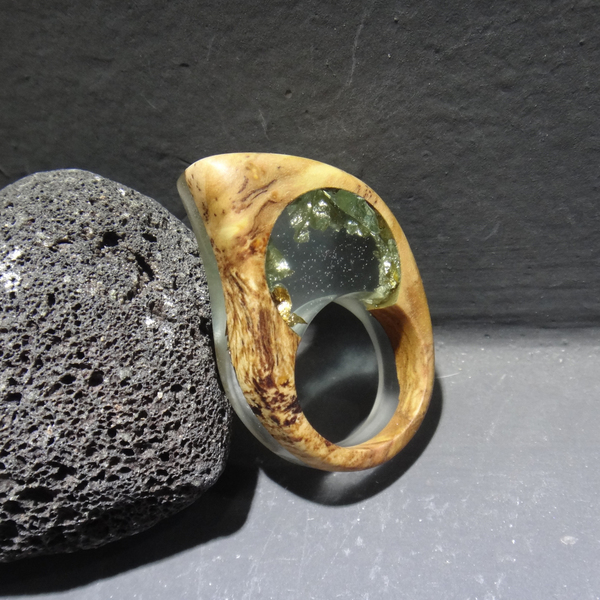 Ξύλινο Δαχτυλίδι Διπλής όψης (ελιά-ρητίνη) - statement, ξύλο, χρυσό, ρητίνη, δαχτυλίδι, σταθερά, μεγάλα - 3