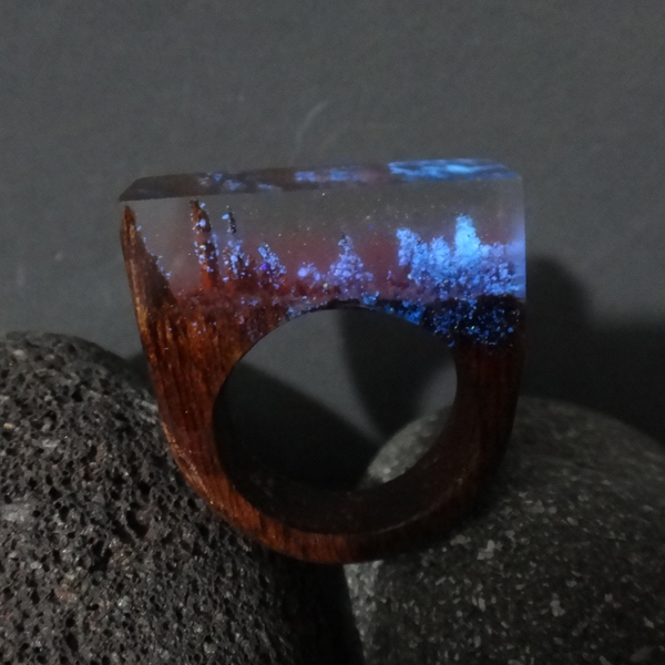 Ξύλινο Δαχτυλίδι “Twilight Forest” - statement, ξύλο, ρητίνη, δαχτυλίδι, ξύλινο, κερί, σταθερά, μεγάλα - 3