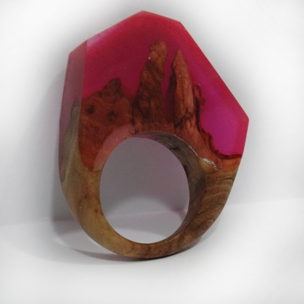 Ξύλινο Δαχτυλίδι "HOT LOVE" - statement, ξύλο, ρητίνη, δαχτυλίδι, ξύλινο, ερωτευμένοι, μεγάλα