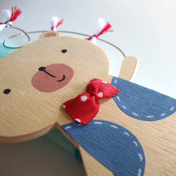 Λαμπάδα "Αρκούδος με χαρταετό" by Red button - κορδέλα, ξύλο, κορίτσι, αγόρι, λαμπάδες, αρκουδάκι, κερί - 3