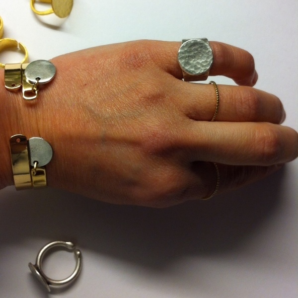Εντυπωσιακό δαχτυλίδι αυξομειούμενο chevalier για το μικρό δάχτυλο από ορείχαλκο επιχρυσωμένο σφυρήλατο - chic, chevalier, επιχρυσωμένα, ορείχαλκος, street style, δαχτυλίδι, δαχτυλίδια, σφυρήλατο, must αξεσουάρ, must, boho, αυξομειούμενα - 4